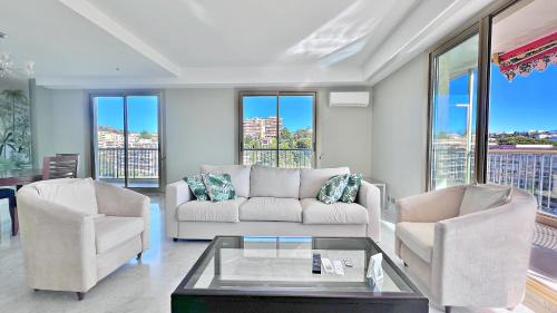 Fabron Apartment | Appartement 2 chambres et studio indépendant avec vue sur mer