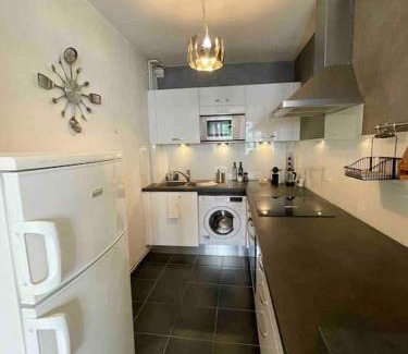 Poincare Apartment | Bright 2-Bedroom Apartment in Central Strasbourg
