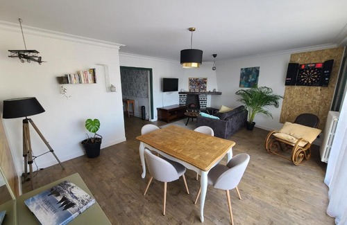 Vitre Apartment | Modern 2-Bedroom Appartement INDIaNA in City Center