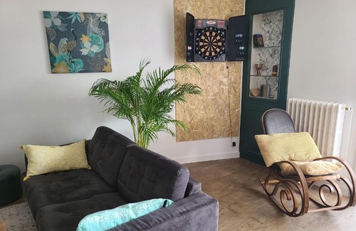 Vitre Apartment | Modern 2-Bedroom Appartement INDIaNA in City Center