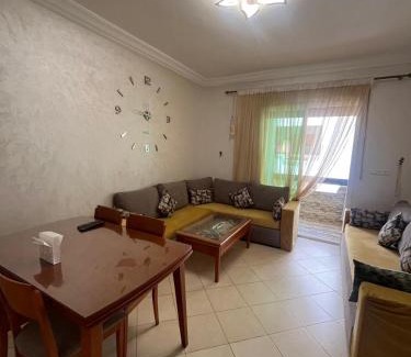 Oued Laou Apartment | appartement 2 chambres et salon deux balcons de luxe avec piscine bien situé au centre de oued laou