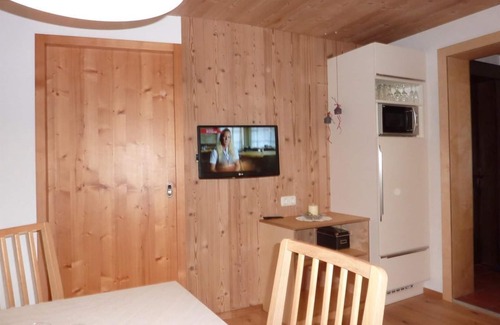 Klosterle Apartment | Family-Friendly Appartement 2 - Haus Christopherus Getaway