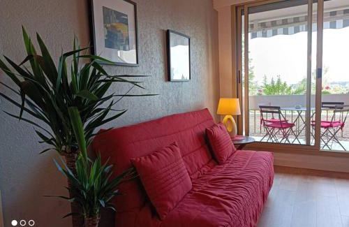 Montrichard Val de Cher Apartment | Comfortable 2-Bedroom Apartment Near Beauval & Chenonceau