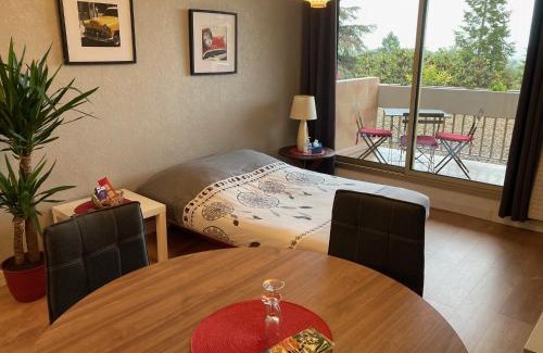 Montrichard Val de Cher Apartment | Comfortable 2-Bedroom Apartment Near Beauval & Chenonceau