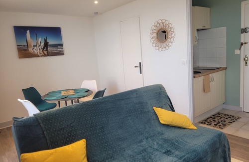 Luc-sur-Mer Apartment | Cozy Apartment for 2 with Breathtaking Sea Views