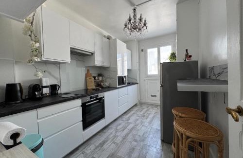 Quartier de Javel Apartment | Elegant 4-Star Apartment Near Porte de Versailles