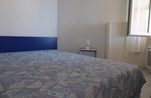 Sete Apartment | Beachfront Apartment with Pool Access for 6 in Sète