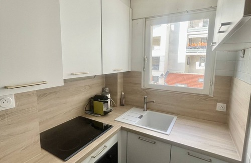 Puteaux Apartment | Cozy 2-Bedroom Apartment Near Metro for Family Stay
