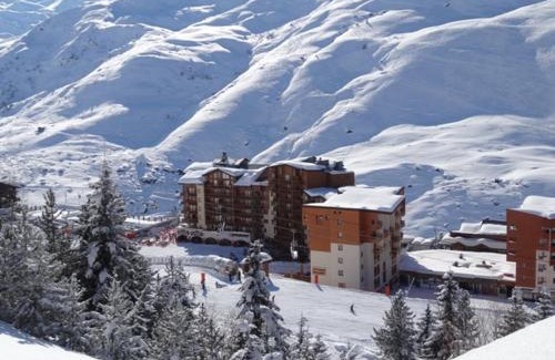 Les Bruyeres Apartment | Cozy 2-Bedroom Cabin Near Slopes in Les Menuires