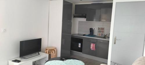 Rive-de-Gier Apartment | Comfortable 2-Room Apartment with Family-Friendly Amenities