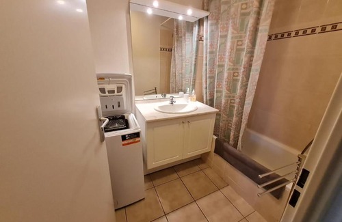 Pin - Vert Galant Apartment | Cozy 2-Room Apartment in Le Mans Near the Circuit