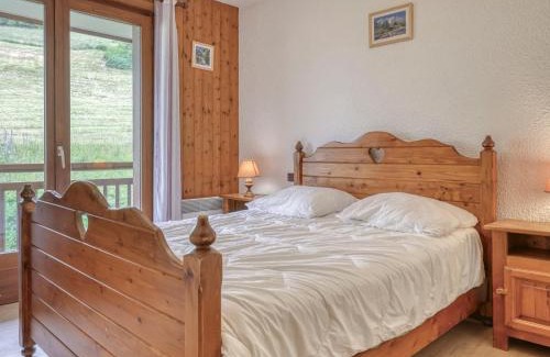 Megeve Apartment | Modern 2-Bedroom Apartment with Balcony in Megève