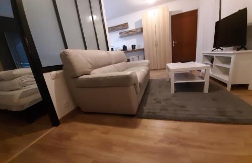 Rambouillet Apartment | Convenient 2-Room Apartment Near RER and Chateau