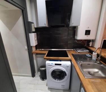 Rambouillet Apartment | Convenient 2-Room Apartment Near RER and Chateau