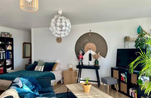 Le Mans Apartment | Guest Rated 9.3: Appartement 24H du Mans with Kitchen
