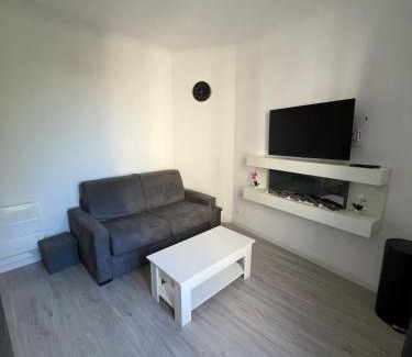 Le Kremlin-Bicetre Apartment | Appartement 2p near Paris