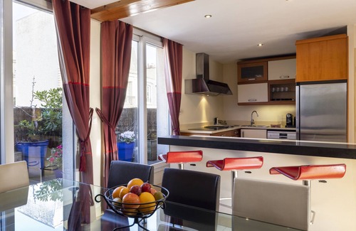 Parc-de-Montsouris Bed & Breakfast | Relaxing 3-Bedroom Retreat with Jacuzzi & Culinary Delights