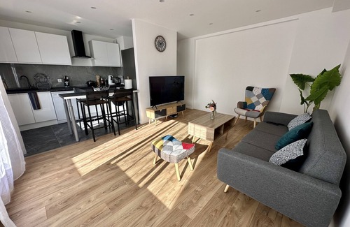 Leon Blum - Bon Coin Apartment | Stylish 3-Bedroom Apartment with Family-Friendly Amenities