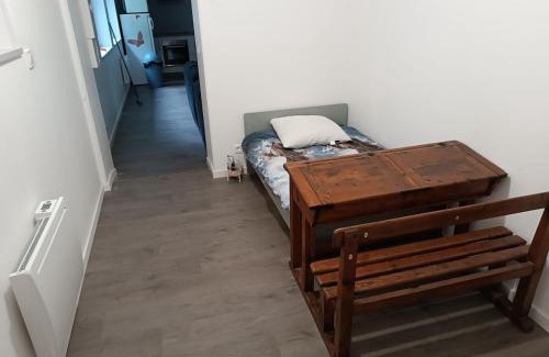 Menat Apartment | Appartement 3 chambre 4 lits doubles dans les Gorges de la Sioule proche rivière