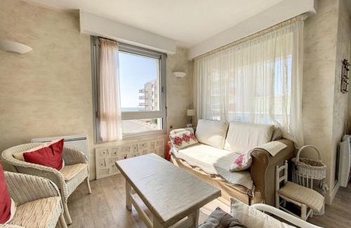 Stella-Plage Apartment | Beachfront 3-Bedroom Apartment with Child-Friendly Amenities