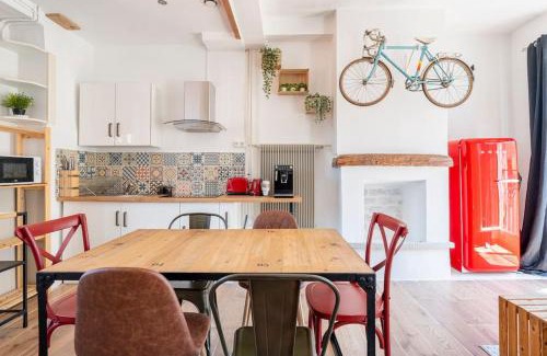 Secteur 2 Apartment | Spacious 3-Bedroom Apartment in Central Grenoble