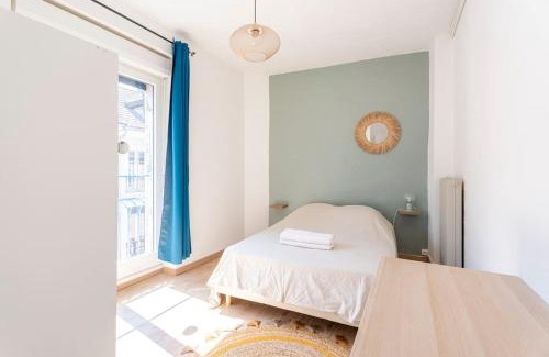 Secteur 2 Apartment | Spacious 3-Bedroom Apartment in Central Grenoble
