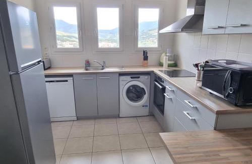 Banyuls-sur-Mer Apartment | Modern T3 Apartment with Terrace and WiFi in Banyuls-sur-Mer
