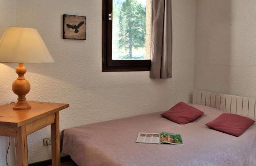 Risoul Apartment | Cozy 3-Room Apartment with Balcony and Pool Access