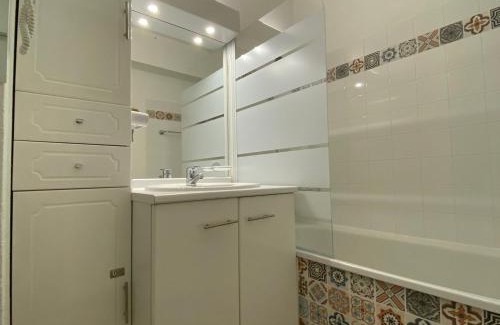 Valfrejus Apartment | Cozy 3-Piece Apartment Near Slopes and Shops for Families