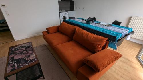Cote d'Or-Les Sarrazins Apartment | Cozy 3-Room Apartment Near Metro - Pet and Child Friendly