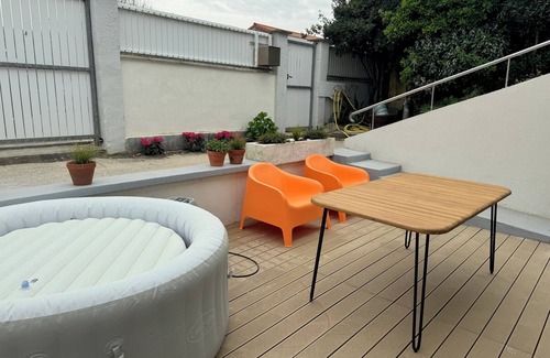 French Atlantic Coast Apartment | Oceanfront 3-Room Apartment in Hourtin Plage for Families