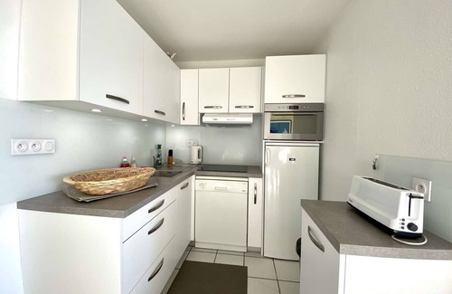 Arzon Apartment | Seaside 3-Room Apartment with Pool and Ocean View