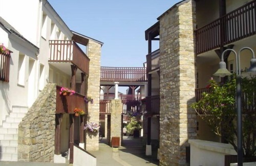 Arzon Apartment | Seaside 3-Room Apartment with Pool and Ocean View