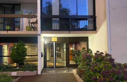 Limoges Apartment | Spacious 3-Bedroom Apartment with Child-Friendly Amenities