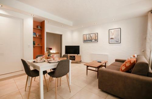 Port Grimaud Apartment | Discover Les Golfes Clairs: Beachfront Family Retreat