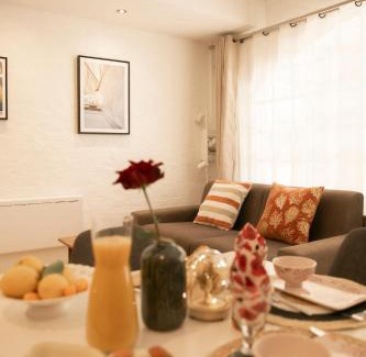 Port Grimaud Apartment | Discover Les Golfes Clairs: Beachfront Family Retreat