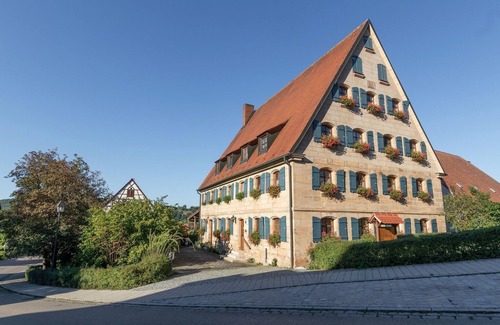 Absberg Apartment | Cozy Apartment with Kitchen and Scenic Ocean View