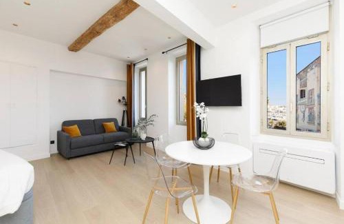 Le Suquet Apartment | Oceanfront Apartment with Port Views - Rated 9.7 by Guests