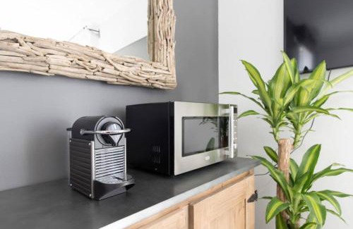 Saint-Malo Apartment | Beachfront 4-Star Apartment with Ocean View at Chez Suzette