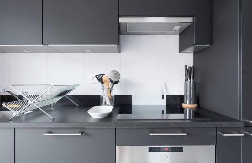 Saint-Malo Apartment | Beachfront 4-Star Apartment with Ocean View at Chez Suzette