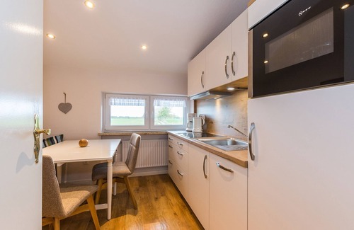 Norden Apartment | Relaxing Appartement 4 - Fährhauslodges with Spa & Kitchen