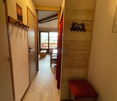 Gresse-en-Vercors Apartment | Cozy Oceanfront Apartment for 4 with Pool & Restaurant