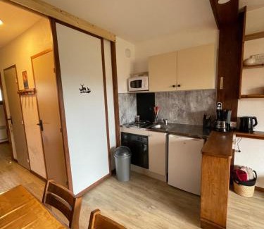 Gresse-en-Vercors Apartment | Cozy Oceanfront Apartment for 4 with Pool & Restaurant