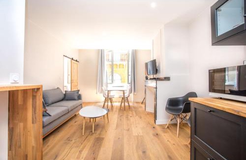 Saint-Etienne Apartment | Modern 4-Bedroom Apartment in Carmes, Toulouse - Family Friendly