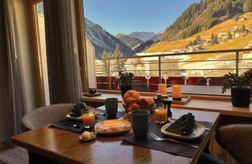 Mittelberg Apartment | Experience Appartement 413 Kunners with Private Pool & Hot Tub