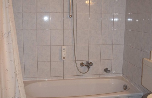 Podersdorf am See Apartment | Cozy 50m² Apartment with Kitchen – Rosenhof Appartementhaus D