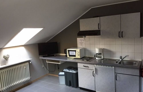 Bad Alexandersbad Apartment | Cozy Apartment in Scenic Rural Area with Breakfast Options