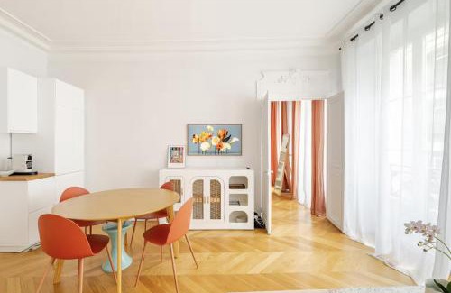 Quartier de la Porte-Saint-Denis Apartment | Bright 50 m² Apartment with Family-Friendly Amenities