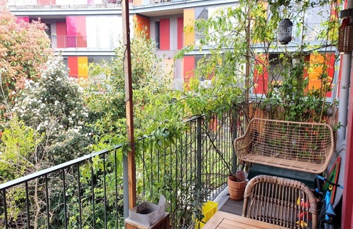 Romainville Condo | Modern 53m2 Apartment with Terrace near Metro in Romainville