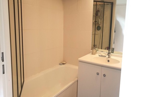 Romainville Condo | Modern 53m2 Apartment with Terrace near Metro in Romainville